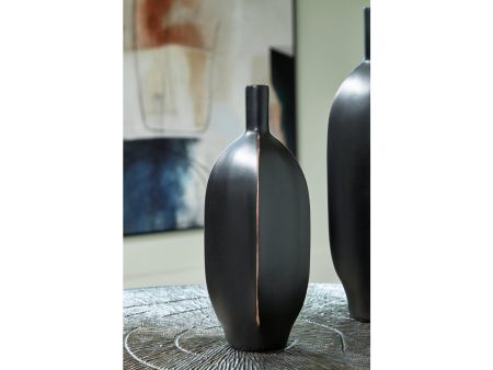 Rhaveney Black Vase Online now