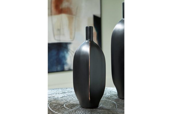 Rhaveney Black Vase Online now